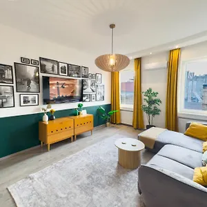 Rooftop Nook Apartment
